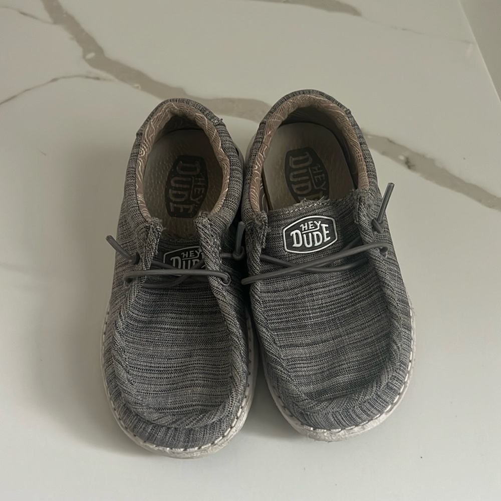 Hey Dude toddler boy shoes size 9